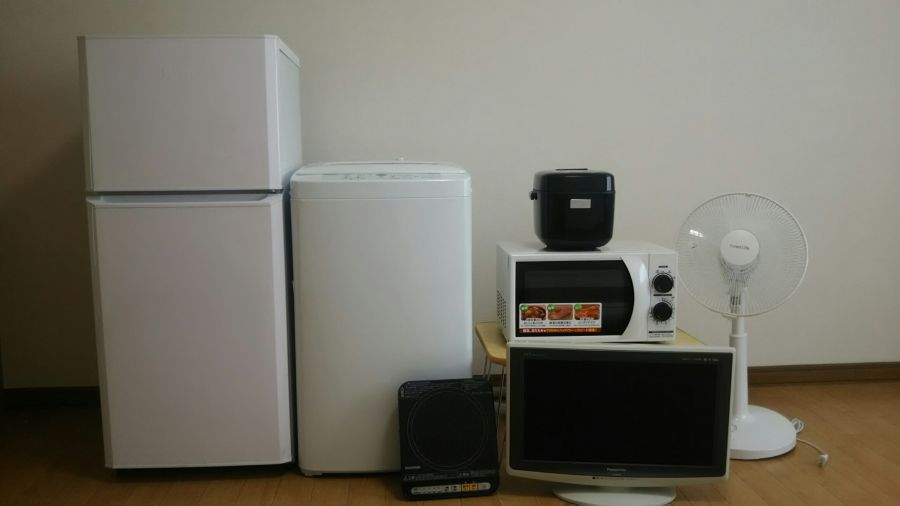 冷蔵庫・洗濯機・テレビ・電子レンジ・ＩＨコンロ・炊飯器・扇風機・防炎カーテンがついています！